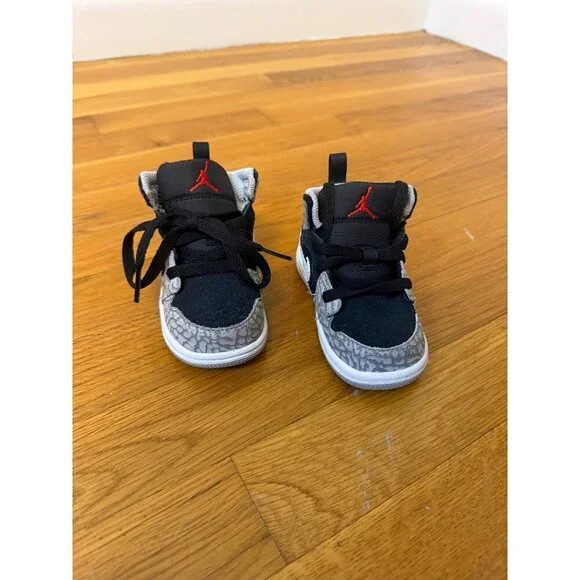 Air Jordan 1 High OG Toddler Sneakers Black/Gray With Elephant Print Size 5C - Picture 2 of 10